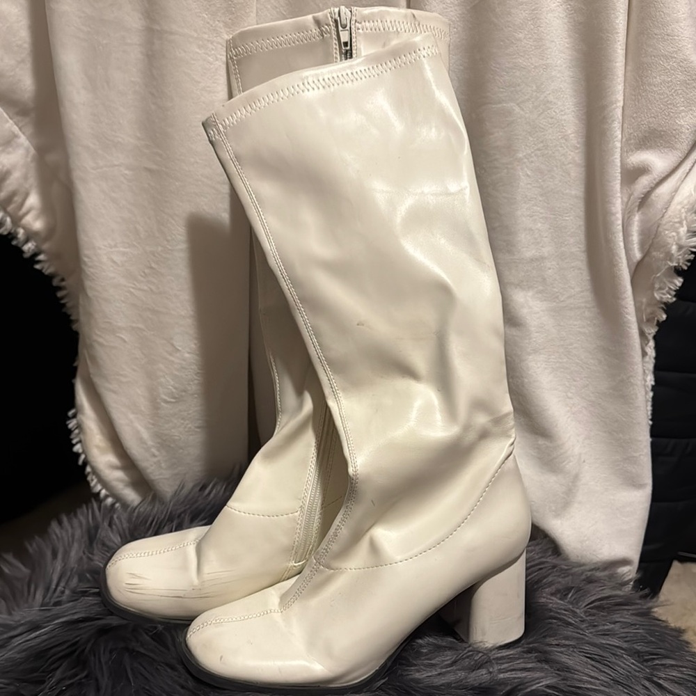 Funtasma White Heeled Boots with Chunky Heel Gogo boot